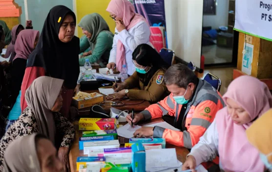Ribuan Warga Tuban Ikuti Pengobatan Gratis yang Digelar Solusi Bangun Indonesia
