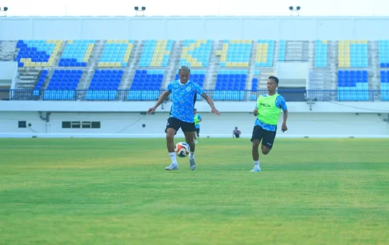 Pelatih Persela Pantau Fisik dan Taktik Pemain lewat Laga Internal