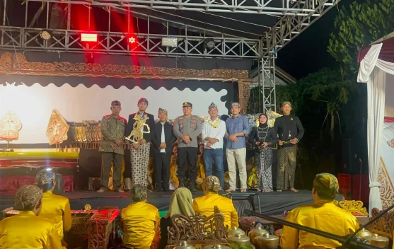 Semarak Gang Cemara Tuban Gelar Pagelaran Wayang Kulit Meriahkan HUT RI ke-81
