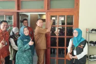 Turut Sukseskan Sensus Ekonomi, Bupati Lamongan Jadi Pertama yang Didata