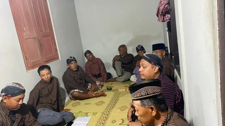 Preserving Javanese Tradition Through Community Meetings