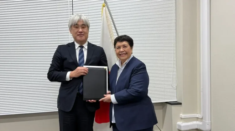 Indonesian Ambassador Submits Credentials in Japan