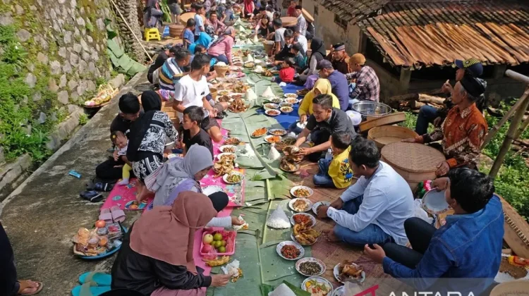 Religious Holidays Expected to Boost Consumer Confidence: Govt