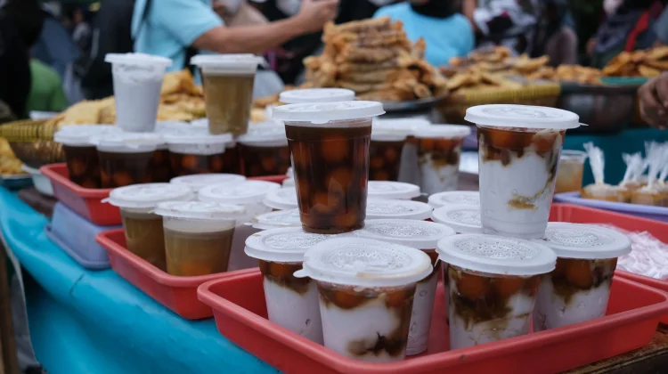 Nutritionist Urges Moderation in Iftar Food Choices