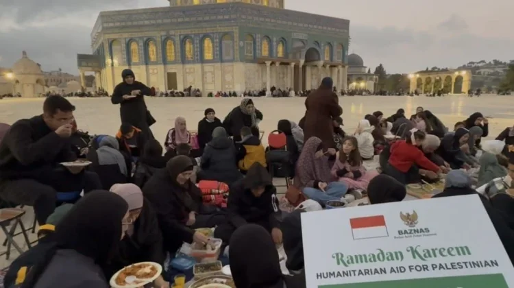BAZNAS Indonesia Distributes 2,310 Iftar Meals for Palestinians at Al-Aqsa