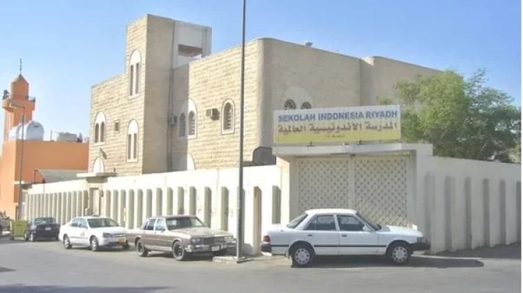 Ramadan in the Holy Land: Indonesian and Saudi Arabian Traditions