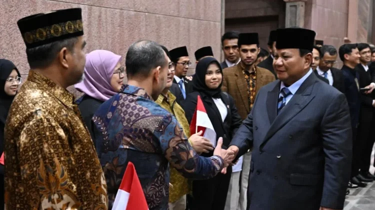 Indonesian Diaspora Welcomes President Prabowo's Arrival in Abu Dhabi