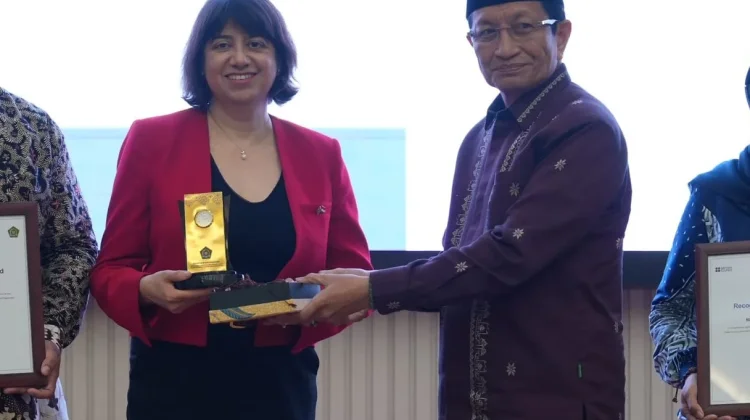 Indonesia, UK Conclude Teacher Development Program for Madrasahs