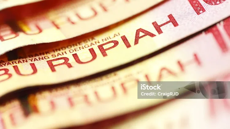 Rupiah Nears 17,000 as Gold Rebounds