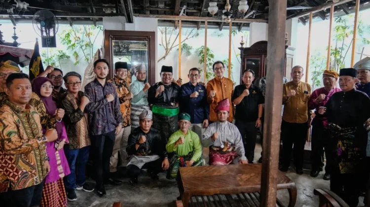 Indonesia Speeds up Efforts to Preserve Traditional Keris Heritage
