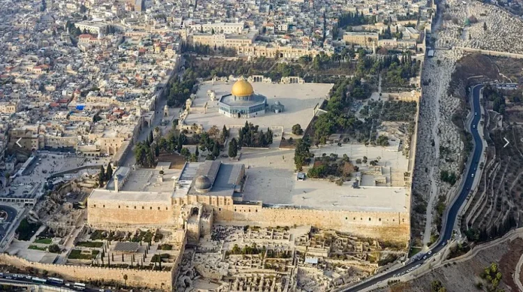Eight Muslim Foreign Ministers Condemn Israel’s Closure of Al-Aqsa Mosque