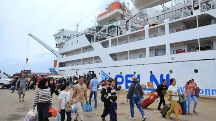 Transport Minister Ensures Readiness for 143 Million Eid Travelers