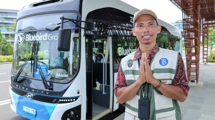 Nusantara Guides Welcome Visitors to Indonesia’s New Capital