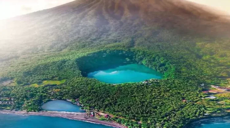 Tolire Lake, Panoramic Lake Surrounded with Legends