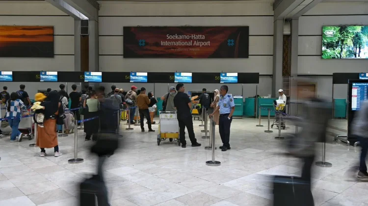 Transport Minister Ensures 20 Percent Eid Airfare Discount