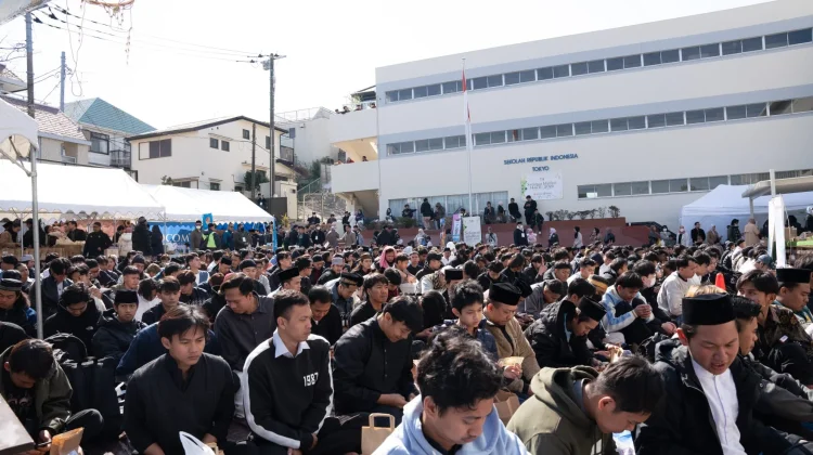 Thousands of Indonesians Attend Eid al-Fitr Prayer at Indonesia Mosque in Tokyo