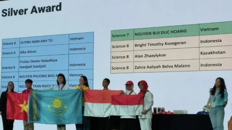 Indonesian Student Wins Silver Award at Science Competition in Singapore