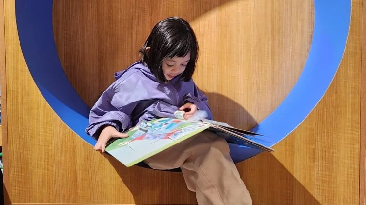 Encouraging Children to Love Reading in the Digital Era