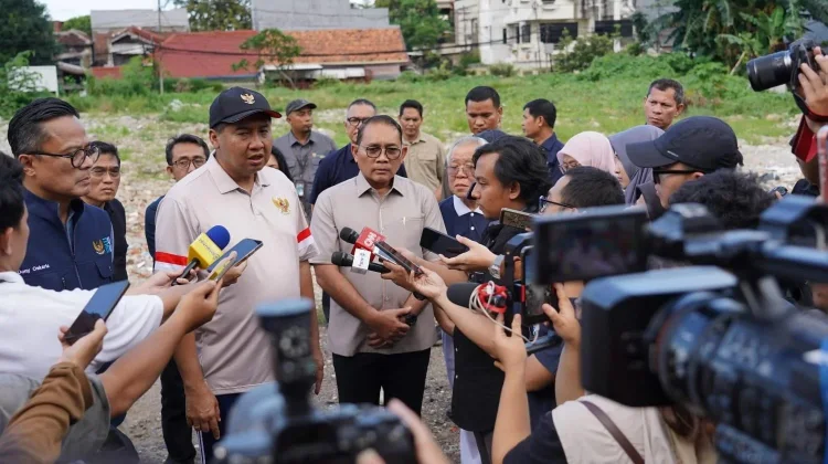 Government to Build Public Housing Along Senen Railroad Tracks in May 2026