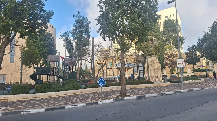 Eight Foreign Ministers Condemn Restrictions on Worship in Jerusalem