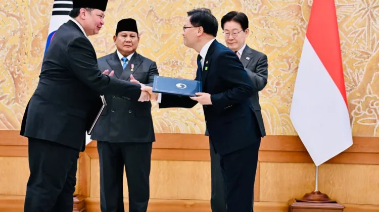 Indonesia and the RoK Sign 10 MoUs Worth USD 10.2 Billion