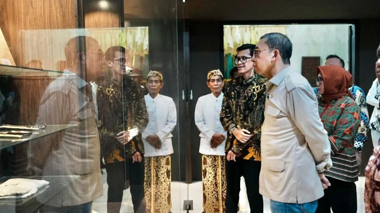 Indonesia’s Culture Minister Urges Stronger Role of Cirebon Palace