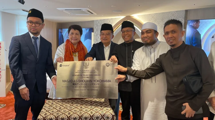 Jusuf Kalla Inaugurates As-Sholihin Mosque in Yokohama, Japan