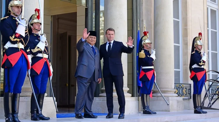 Indonesia's President Prabowo Meets President Macron in France Visit