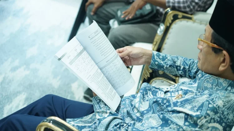 Minister Promotes Nahdliyin Literacy Through Reading Corner Program