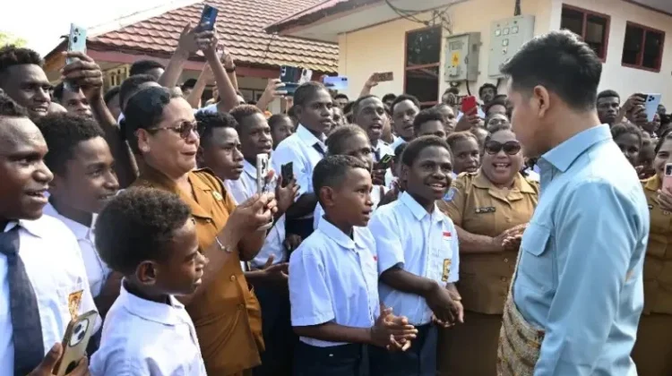 VP Gibran Reviews Education, Public Services in Central Papua's Mimika Regency