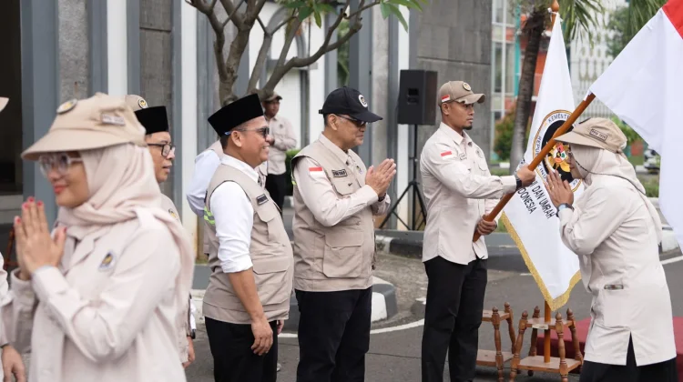 Indonesia Sends 200 Hajj Officers to Foster Mecca Services