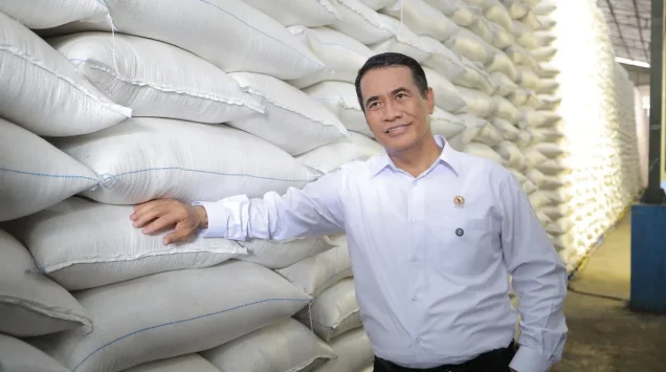 Indonesia Hits Record 5 Million Tons in Rice Reserves, Minister Signals End to Impor