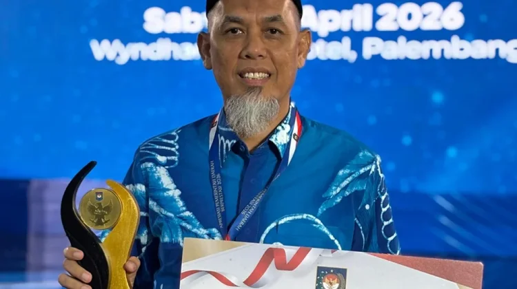 Dumai Wins National Award for Reducing Unemployment