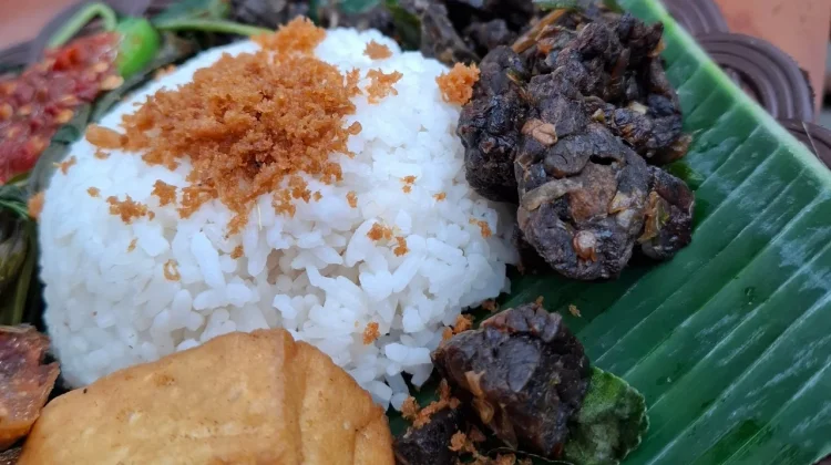 Nasi Tempong: A Spicy Delight from Banyuwangi