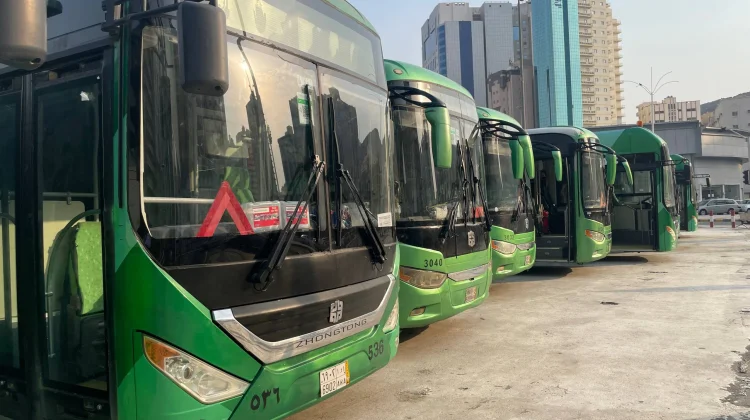 Shalawat Buses: 24-Hour Service for Indonesian Hajj Pilgrims