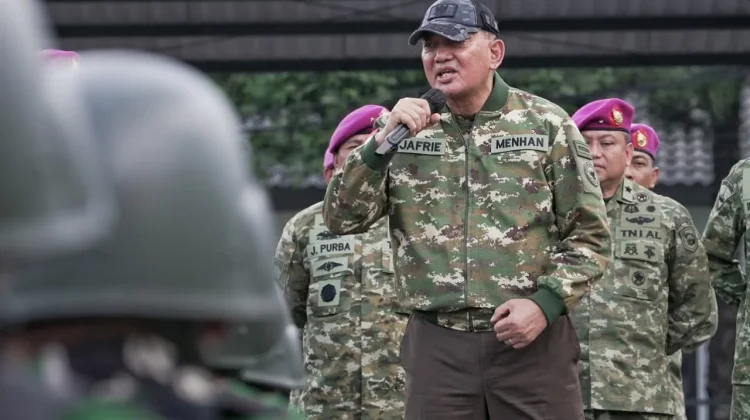 Defense Minister: Komcad Training Builds Discipline for Civil Servants