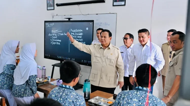 Prabowo Envisions Digital Screens and Native Teachers for Indonesian Schools
