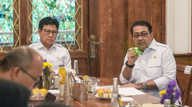 Government Materializes a Regionally Based Creative Economy to Address Poverty