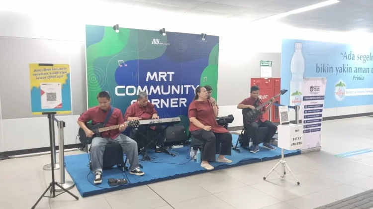 Street Musicians Have a Space for Expression in Public Transportation