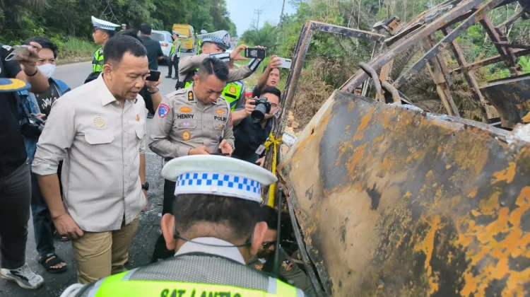 Indonesia Probes Fatal Sumatra Bus Crash After Permit Violations Found