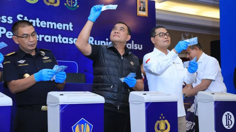 Police and BI Destroy 466,535 Fake Rupiah Notes