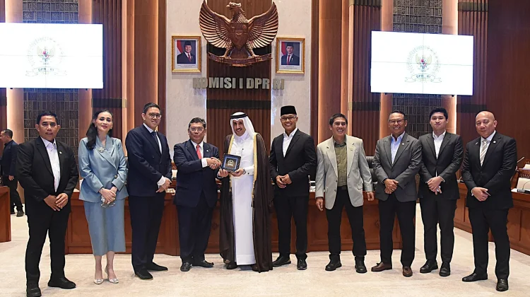 Qatari Ambassador, Indonesian Member of Parliament Discuss Economic Cooperation