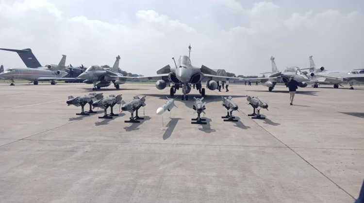 President Prabowo Hands Over Six Rafale Jets and French Missiles to TNI