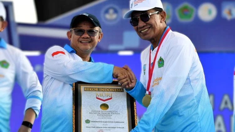 Indonesia Breaks Record During National Education Day Celebration