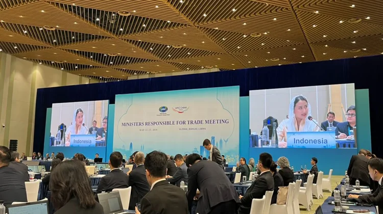 Indonesia Calls for New Trade Cooperation at APEC MRT