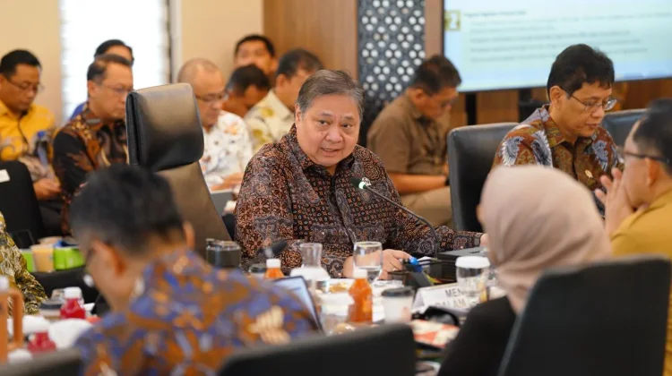 Fuel Usage Reduced by 9%, Indonesian Govt Extends Work-From-Home Policy