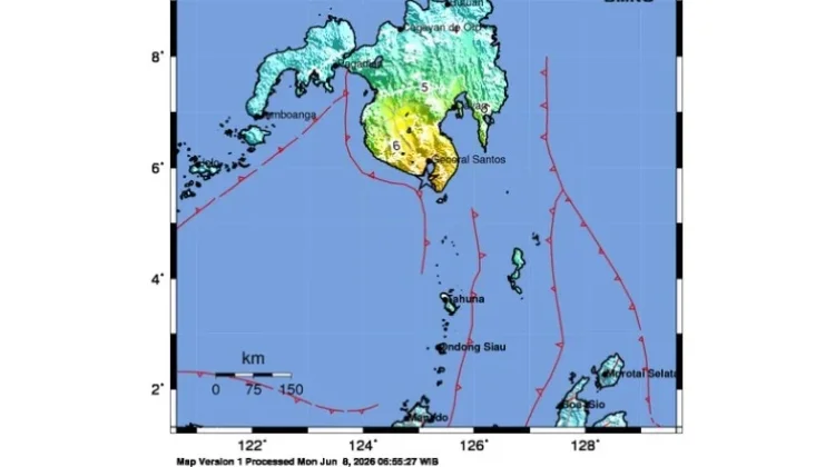 Magnitude 7.7 Earthquake Triggers Minor Tsunami in Eastern Indonesia