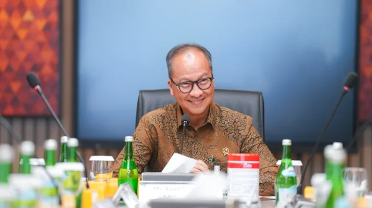 Indonesia Targets Higher Manufacturing Exports While Protecting Market