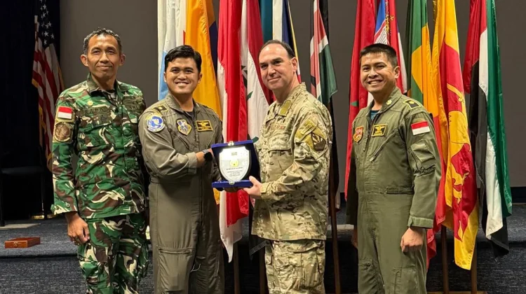 Three TNI AU Officers Graduate from Air Command and Staff College in the US