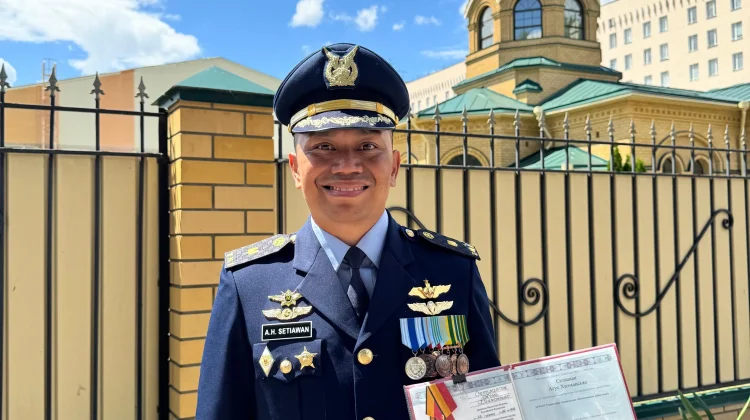 Indonesian Air Force Officer Wins Gold Medal at Russian Air Force Academy